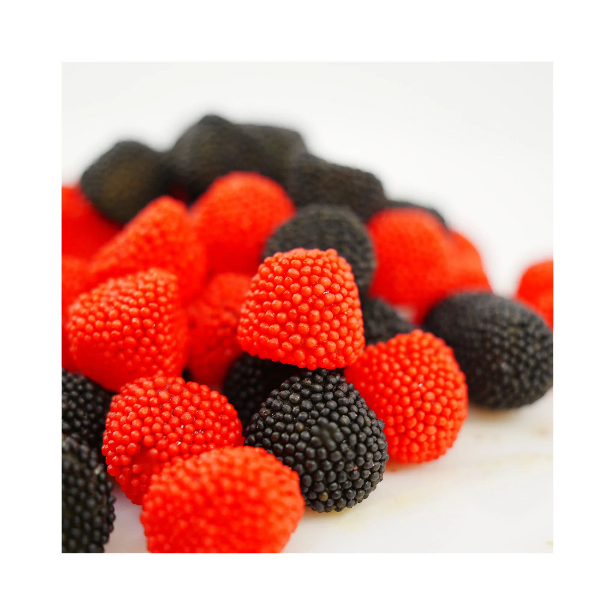 Gustafs Red & Black Berries 4.4 lb - Image 2